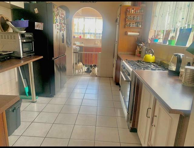 4 BEDROOM HOUSE FOR SALE IN BIRCHLEIGH